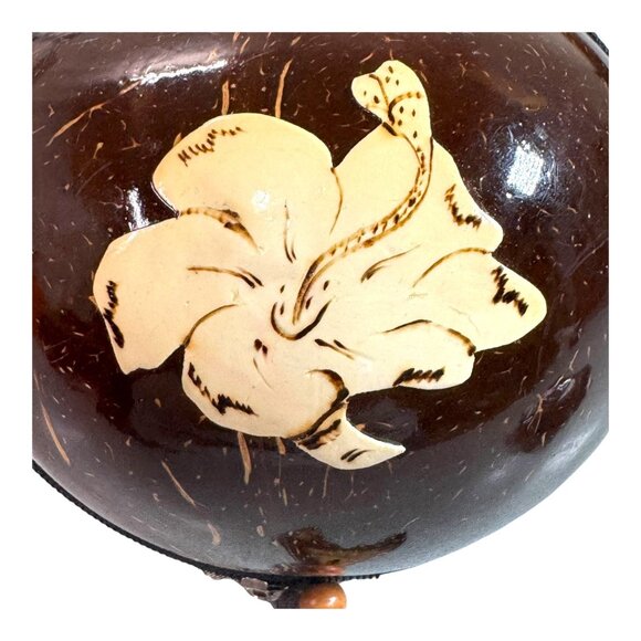 Handcrafted Carved Sea Turtle Coconut Shell Crossbody Purse Tropical Lei Flower - Picture 5 of 15